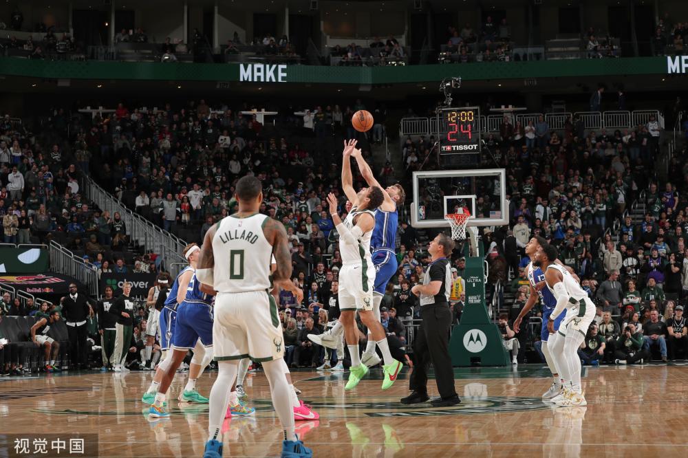 在发球环节 在发球环节